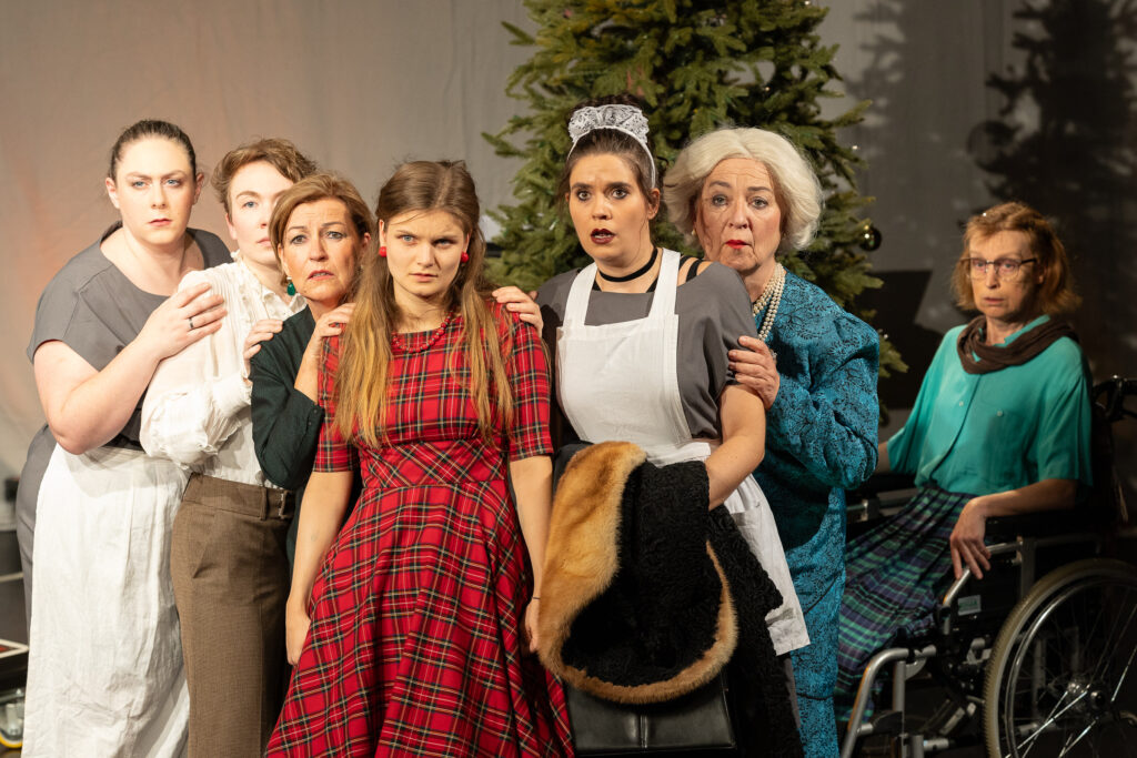 »8 Frauen« (2025) – Foto: Alex Becher